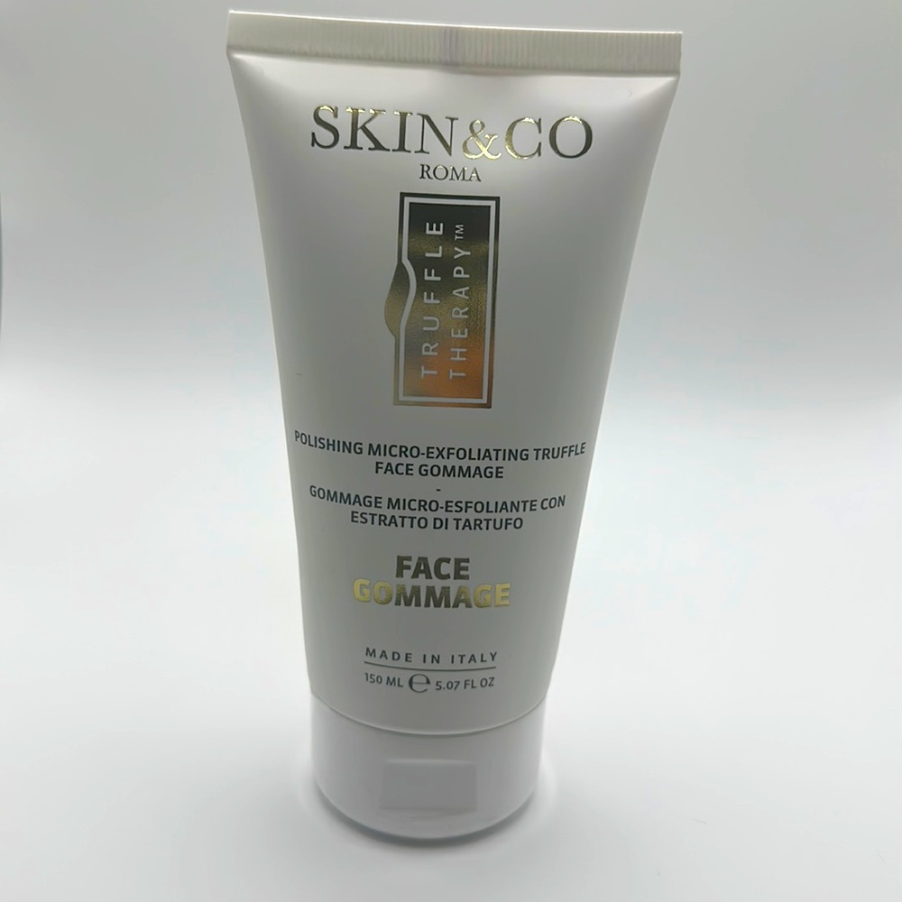 💦New and Sealed! Skin & Co Polishing Micro-Exfoliating Face Gommage
